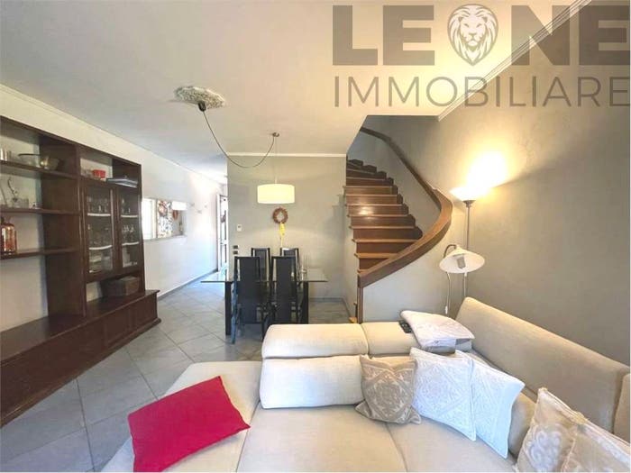 Casa con 6 locali in vendita in Crocetta, Modena