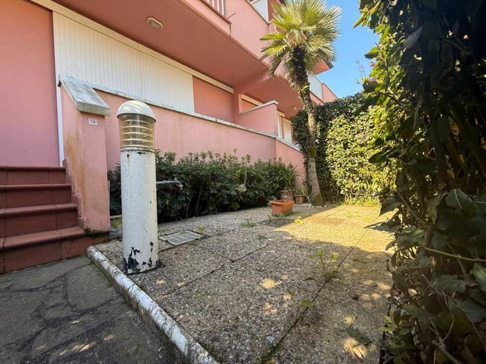 Casa trilocale in vendita in Via Pisa, Marina di Massa Centro, Massa