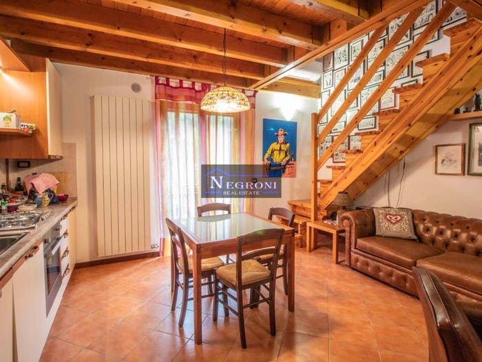 Casa bilocale in vendita in Via Bettuno Basso, Centro, Gromo