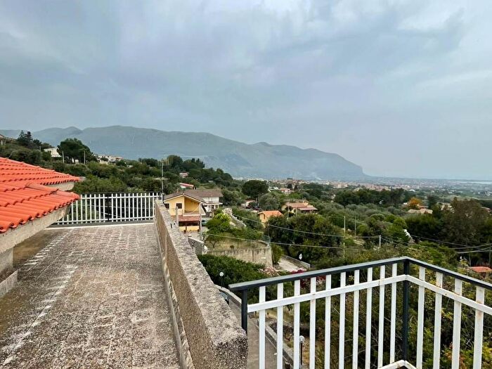 Casa con 6 locali in vendita in Via Acireale, Fondo Dominici, Carini