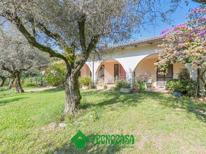 Casa con 6 locali in vendita in Via dei Pini, Castelnuovo Magra