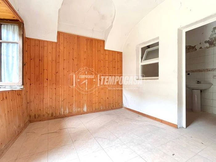 Casa con 6 locali in vendita in Via Palestro, Centro, Vestignè
