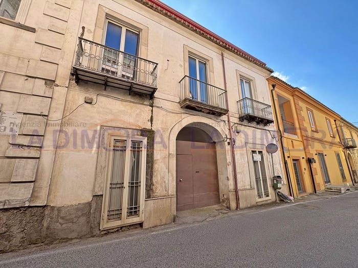 Casa trilocale in vendita in Via Ponte, San Leucio Briano, Caserta