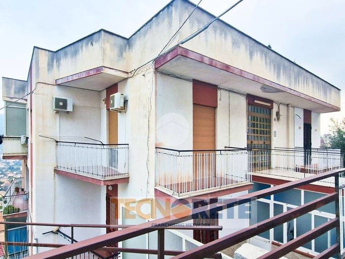 Appartamento trilocale in vendita in Via Umberto I, Centro, Monreale