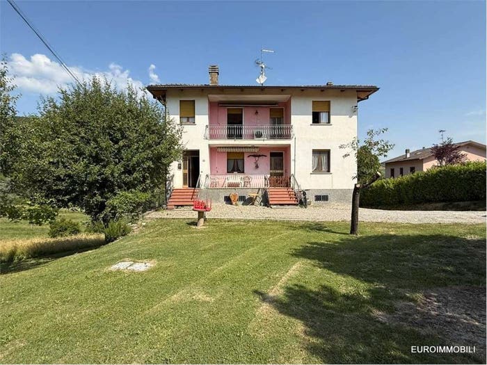 Casa con 6 locali in vendita in Stada Ripa Pavone, Neviano degli Arduini