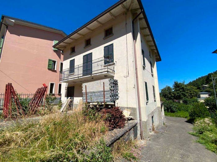 Casa con 6 locali in vendita in Via Franceschini, Castelnuovo Ne' Monti, Castelnovo Ne' Monti