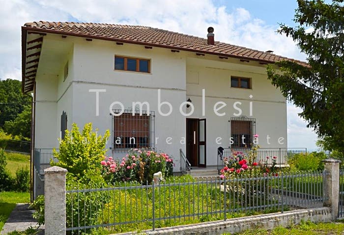 Casa con 6 locali in vendita in Località Barbanti, Pergola