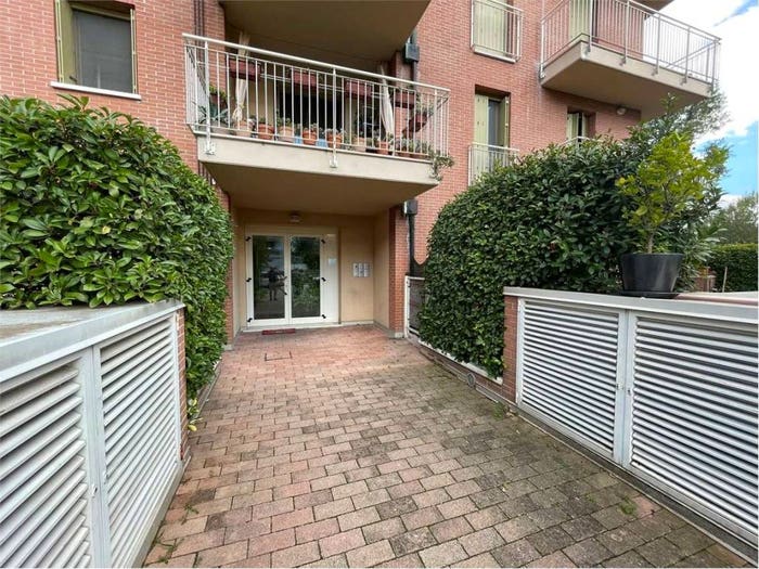 Appartamento con 6 locali in vendita in Via Visconti, Stazione, Ferrara