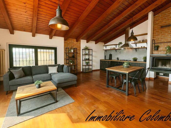 Casa trilocale in vendita in Viale Repubblica, Cabiate