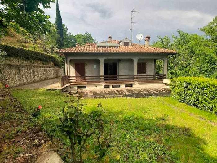 Casa con 6 locali in vendita in Il Pino No Number, Il Pino, Capolona