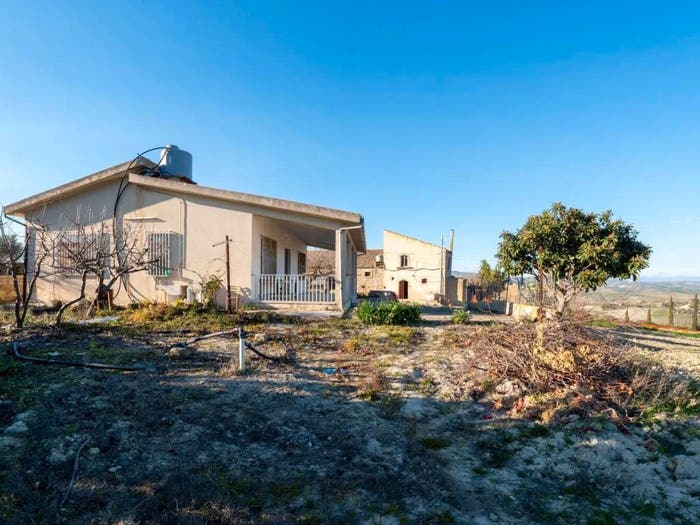 Casa con 6 locali in vendita in Caltagirone