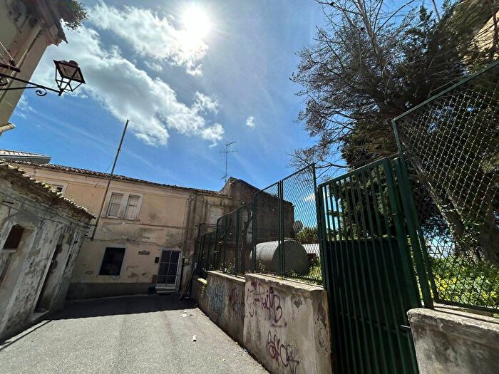Appartamento quadrilocale in vendita in Via Filanda, Centro Storico, Catanzaro