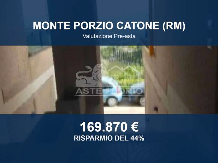 Appartamento con 6 locali in vendita in Via XXV Luglio, Centro, Monte Porzio Catone