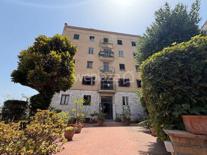 Appartamento con 5 locali in vendita in Via Girolamo Santacroce, Piazza Canneto Salvator Rosa, Napoli
