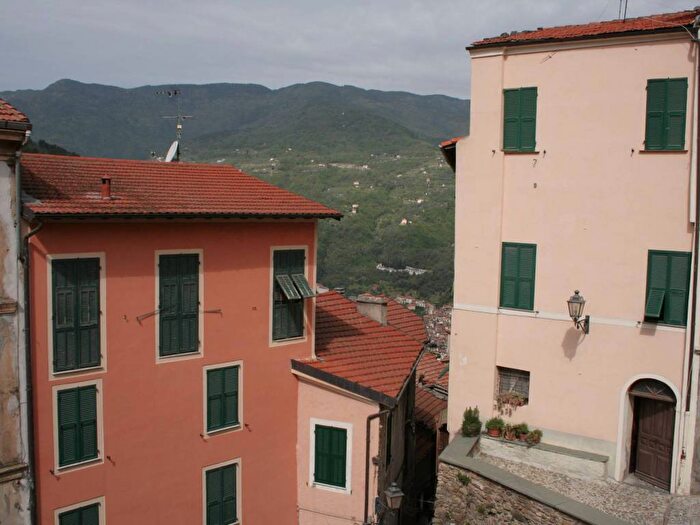Appartamento con 6 locali in vendita in Castel Vittorio