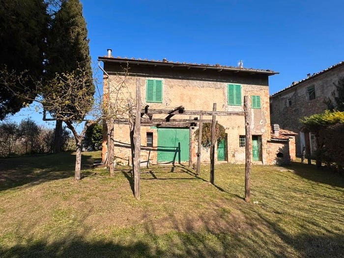 Casa con 5 locali in vendita in Via del Gesso, Casole d'Elsa