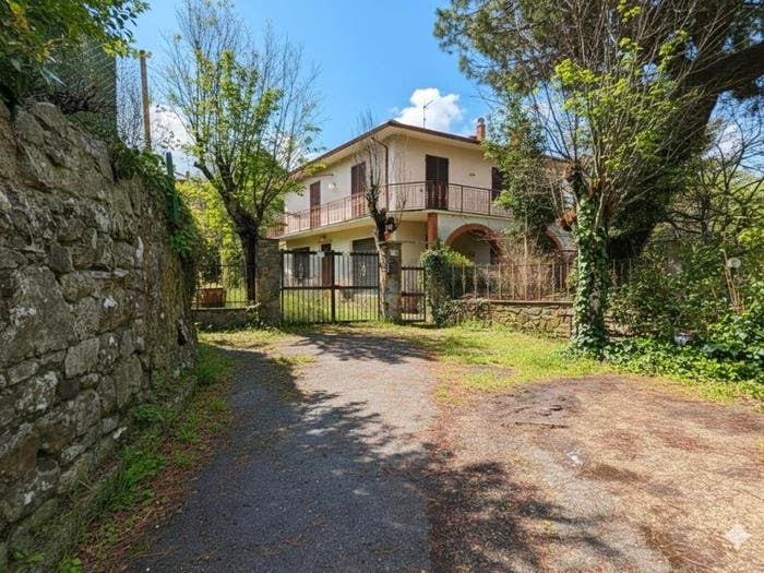Casa con 6 locali in vendita in strada comunale di Pulicciano, Castelfranco Piandisco