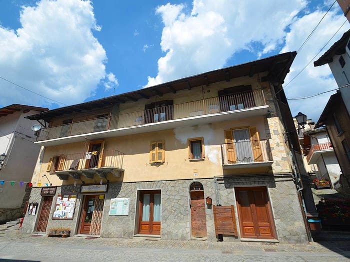 Appartamento trilocale in vendita in Via Umberto I, Centro, Fenestrelle