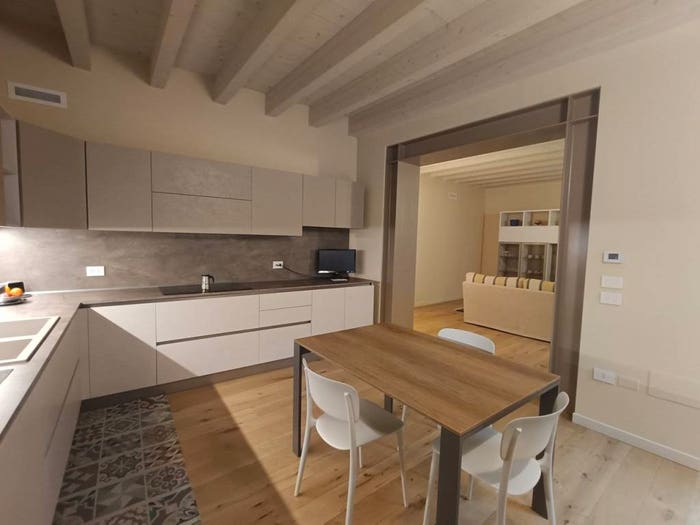 Appartamento quadrilocale in vendita in Via Decia, Centro, Cremona