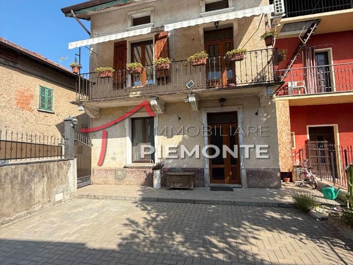 Casa trilocale in vendita in Via Nobile, Revislate, GatticoVeruno