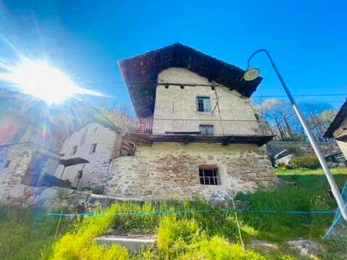 Casa con 6 locali in vendita in Località Borney No Number, Fontainemore