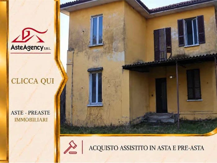 Casa con 6 locali in vendita in Via Roma, Semiana