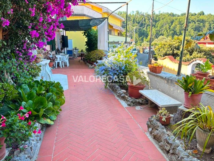 Casa quadrilocale in vendita in Perticata Bonascola Nazzano, Carrara