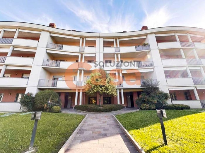 Appartamento trilocale in vendita in Via Leonzio Armelonghi, Clinica Piacenza, Piacenza