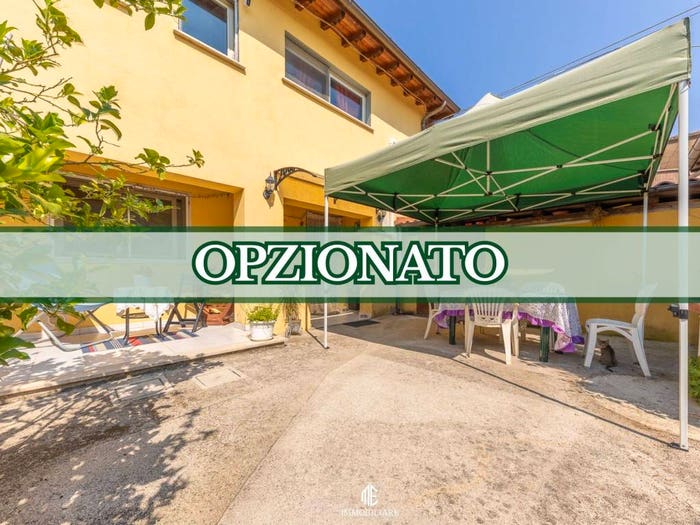 Casa trilocale in vendita in Via Giuseppe Mazzini, Centro, Lariano