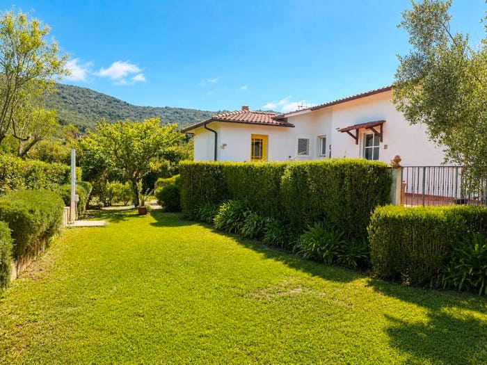 Casa con 6 locali in vendita in Località Le Trane, Portoferraio