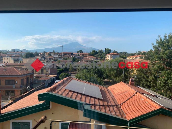 Appartamento quadrilocale in vendita in Via Albert Bruce Sabin, Centro, Mascalucia