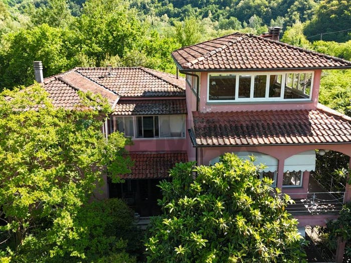 Casa con 6 locali in vendita in Gallicano