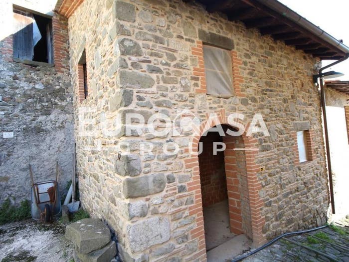 Casa quadrilocale in vendita in Via del Colle, Centro, Pescaglia