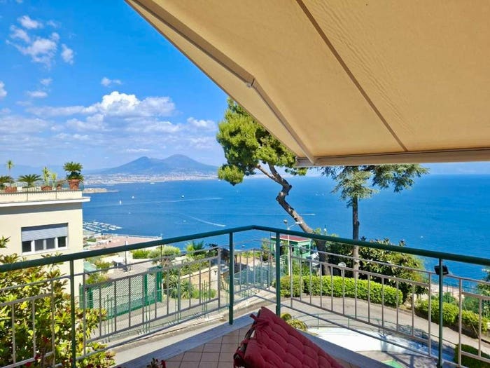 Appartamento con 6 locali in vendita in via Alessandro Manzoni, Posillipo, Napoli