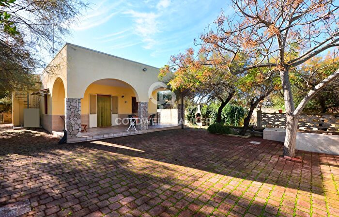 Casa quadrilocale in vendita in Via Bartolomeo Panizza, Porto Cesareo
