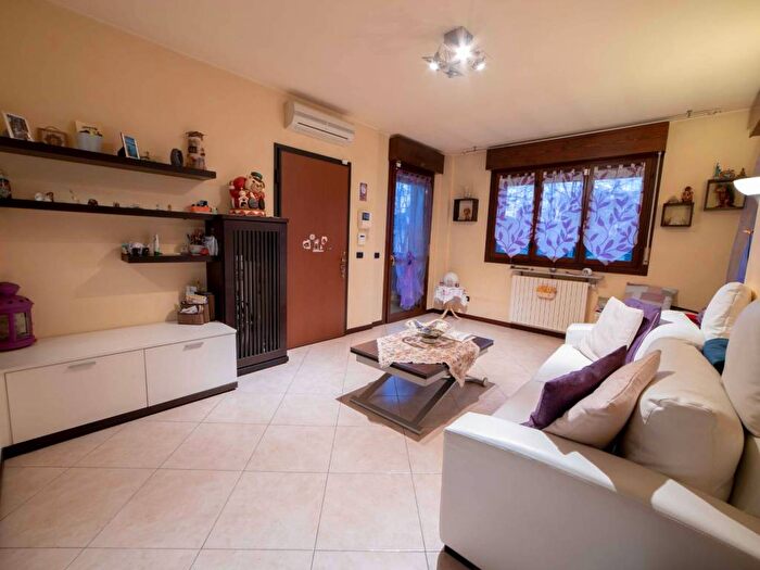 Appartamento quadrilocale in vendita in Viale Novembre, Centro, Codogno