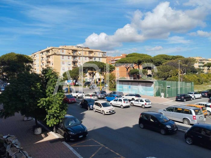 Appartamento trilocale in vendita in Viale Paolo Orlando, Ostia Levante, Roma