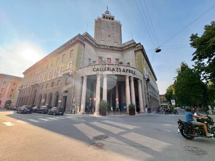 Appartamento quadrilocale in vendita in Corso Cavour, Centro, Cremona