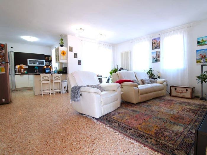 Appartamento quadrilocale in vendita in Via Donestra, Centro, Monteviale