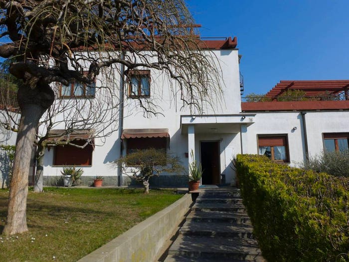 Appartamento con 6 locali in vendita in Strada Visone, Santa Brigida, Moncalieri