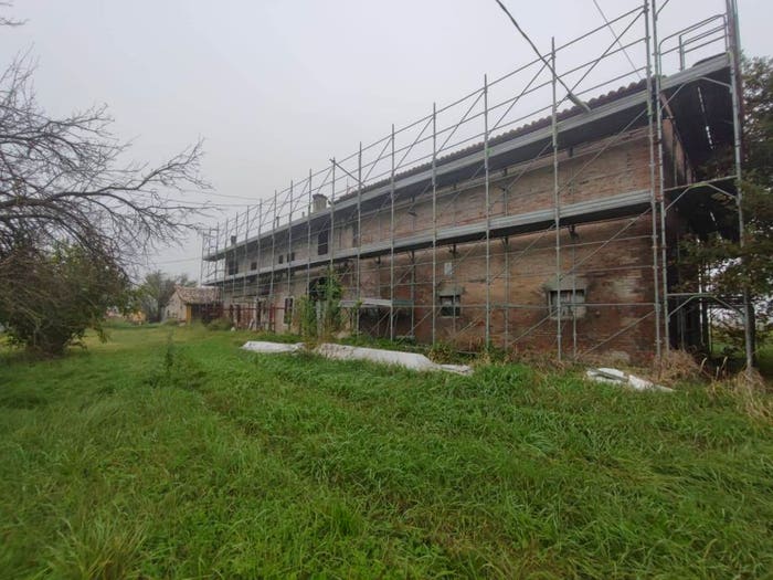 Casa con 6 locali in vendita in Strada Provinciale di Golese, Baganzola Aeroporto, Parma