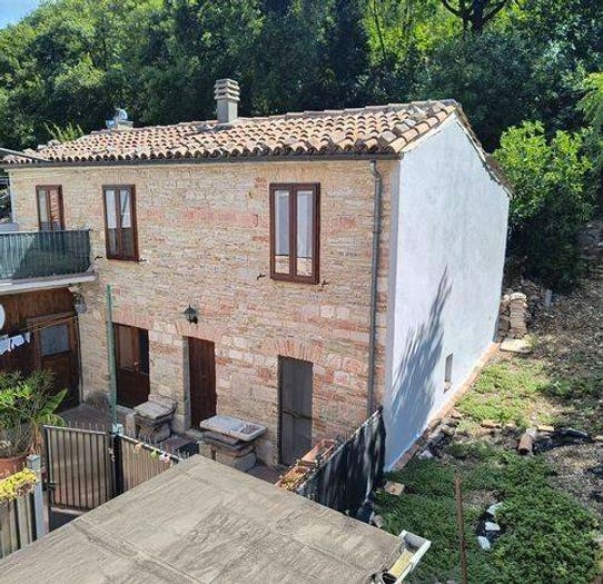 Casa con 6 locali in vendita in Camponocecchio Di Genga, Camponocecchio, Genga