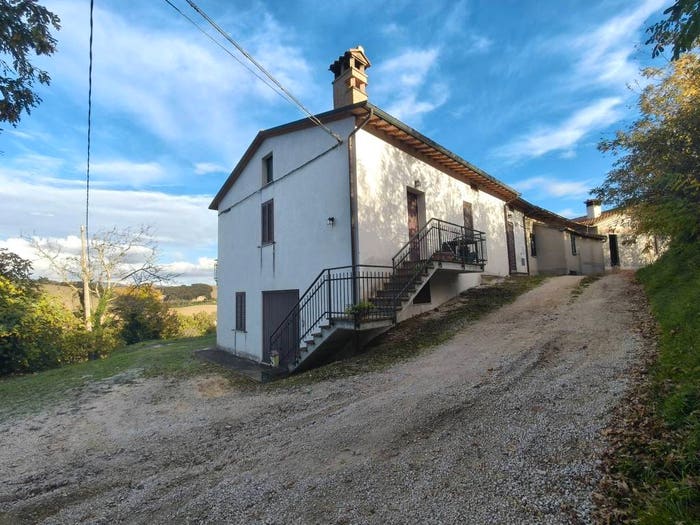 Casa con 6 locali in vendita in Località Sismano, Avigliano Umbro