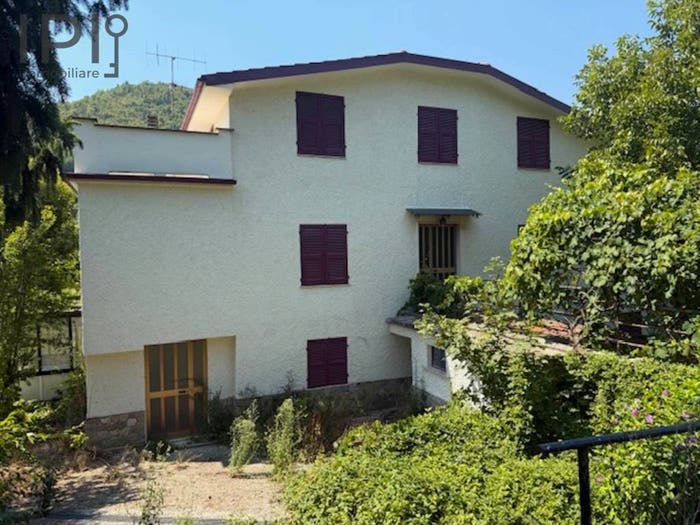 Casa con 6 locali in vendita in Via Roma, Scaletta Uzzone, Castelletto Uzzone