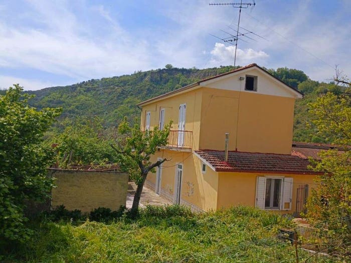 Casa con 5 locali in vendita in CONTRADA PIANO TAVERNA, Ariano Irpino