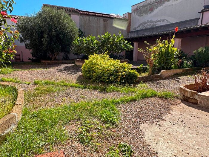 Casa trilocale in vendita in Vico Guglielmo Marconi, Centro, Muravera
