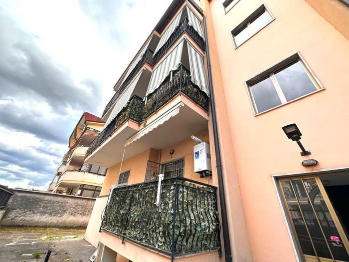 Casa con 6 locali in vendita in Via Ferdinando Goglia, Centro, Acerra