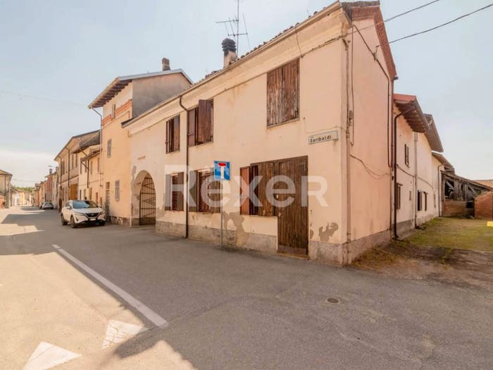 Casa quadrilocale in vendita in Via Giuseppe Garibaldi, Cergnago