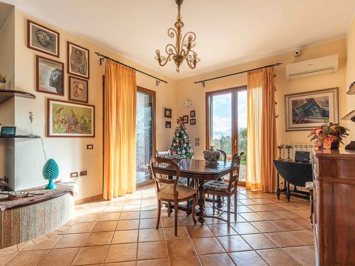 Casa con 6 locali in vendita in Via M, Monreale