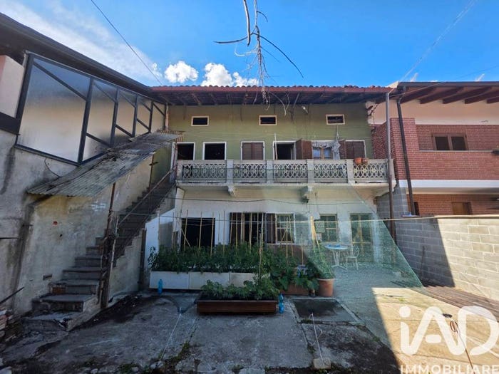 Casa con 6 locali in vendita in Vicolo Fiorina, San Giusto Canavese